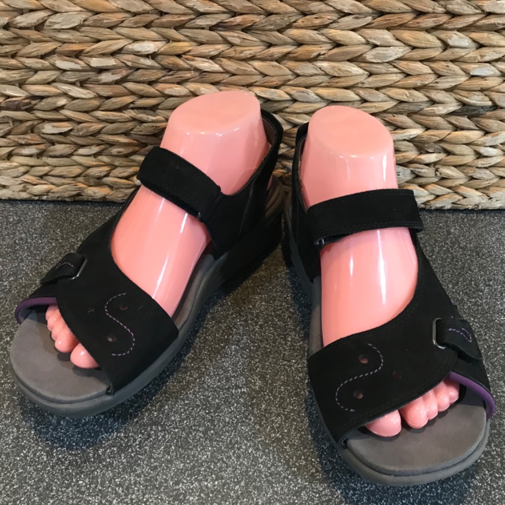 Cobb Hill New Balance Fresh Foam Leather Sandals - Picture 11 of 15